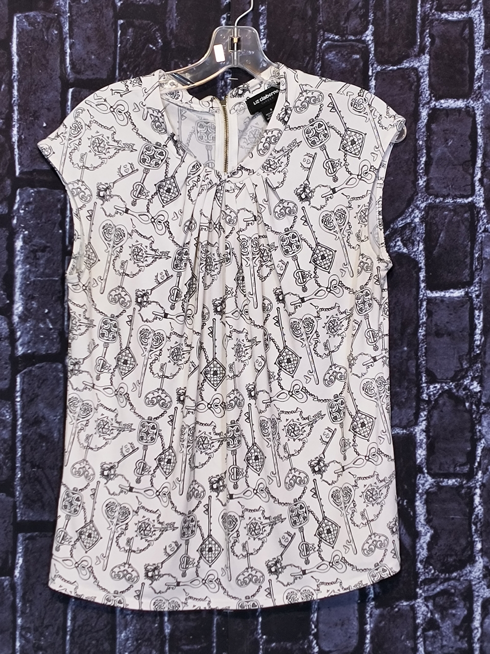Liz Claiborne White & Black Key & Paisley-Print Pleated Cap-Sleeve Top Size S - Picture 2 of 5